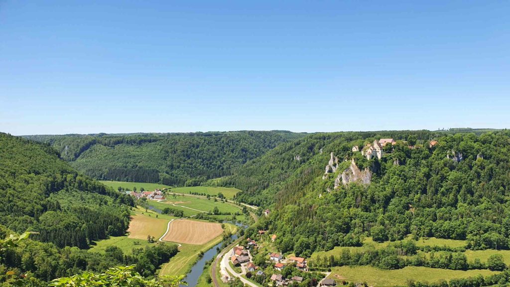 Donautal mit Schloss Werenwag von oben