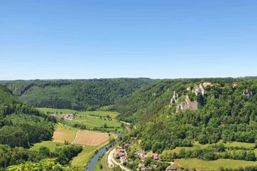 Donautal mit Schloss Werenwag von oben