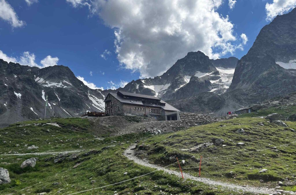Mit dem Alpenverein zur Ausbildung auf der Darmstädter Hütte