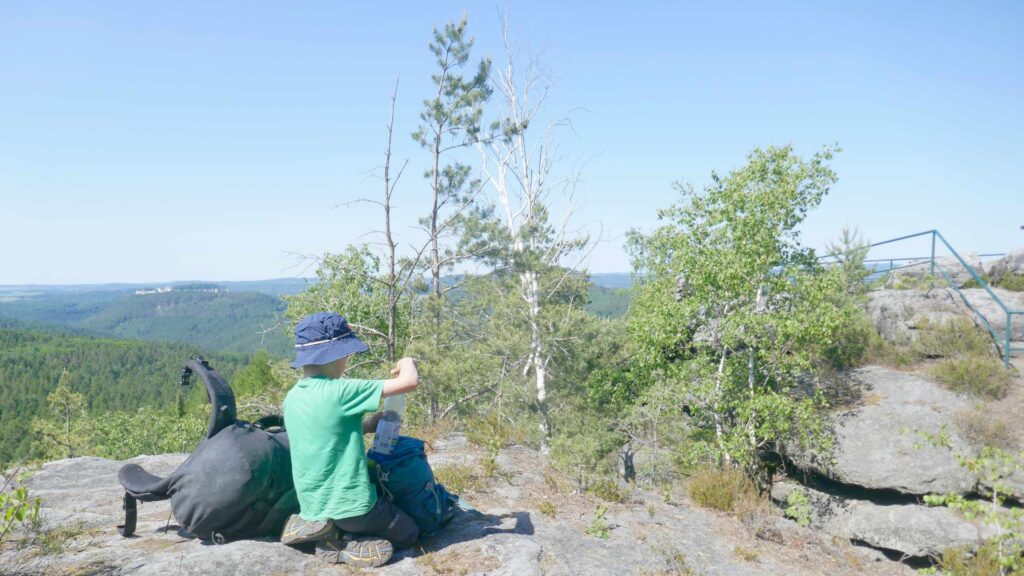 Pause mit Aussicht im Elbsandsteingebirge