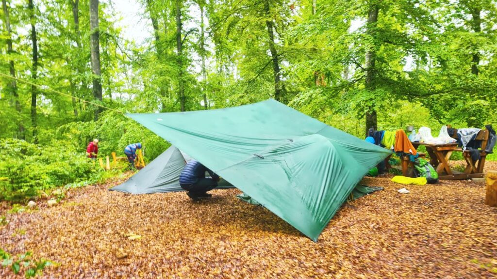 Trekking im Donautal mit Kindern, Zelt und Tarp